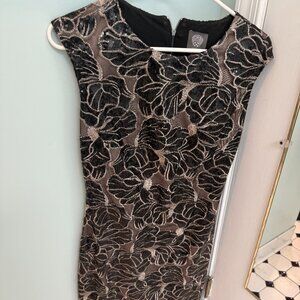 Vince Camuto Floral Sequined Sheath Dress Size: 4